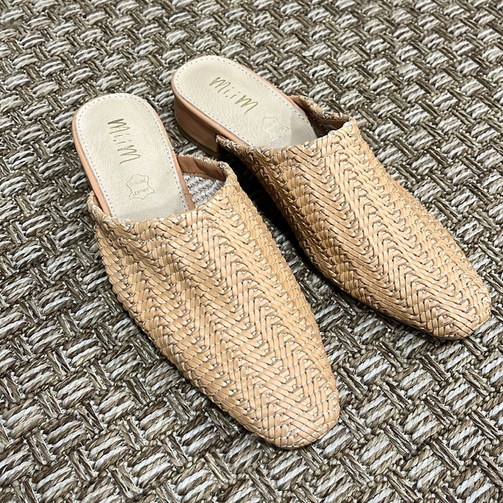 Mi, iM genuine leather mules, size 6, good condition